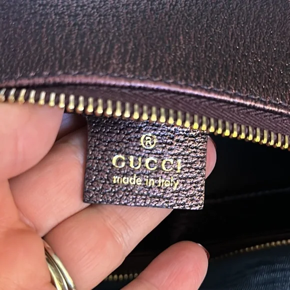 Gucci Bamboo Ring Hobo in Burgundy Metallic Leather - Picture 14 of 17